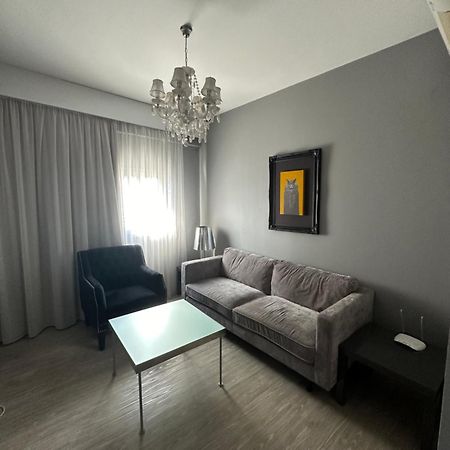 Mini Art House Apartment Nikosia Bagian luar foto