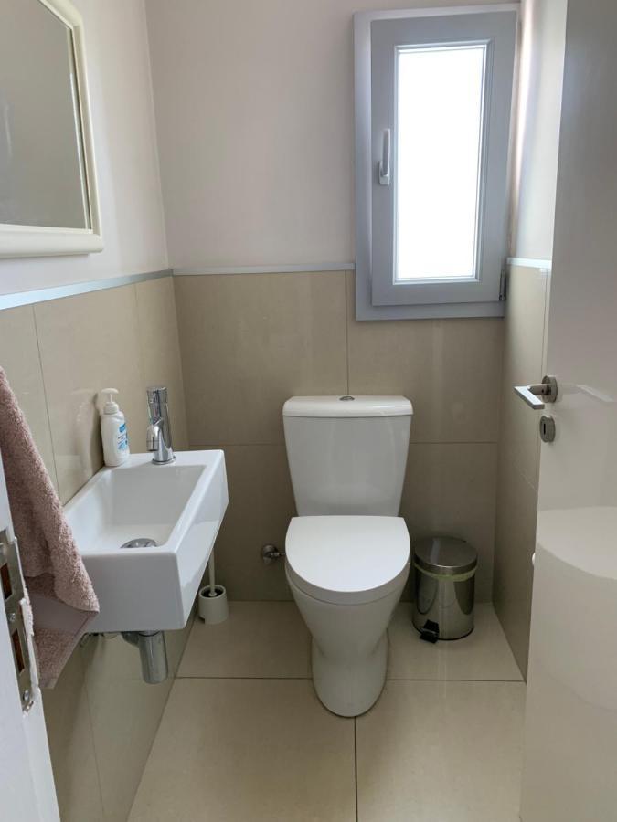 Mini Art House Apartment Nikosia Bagian luar foto