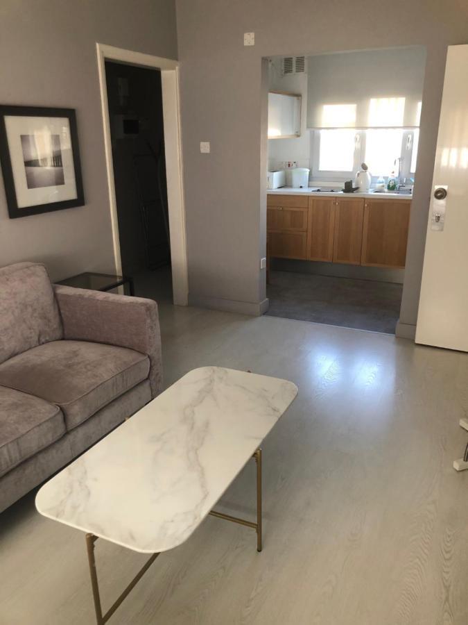 Mini Art House Apartment Nikosia Bagian luar foto