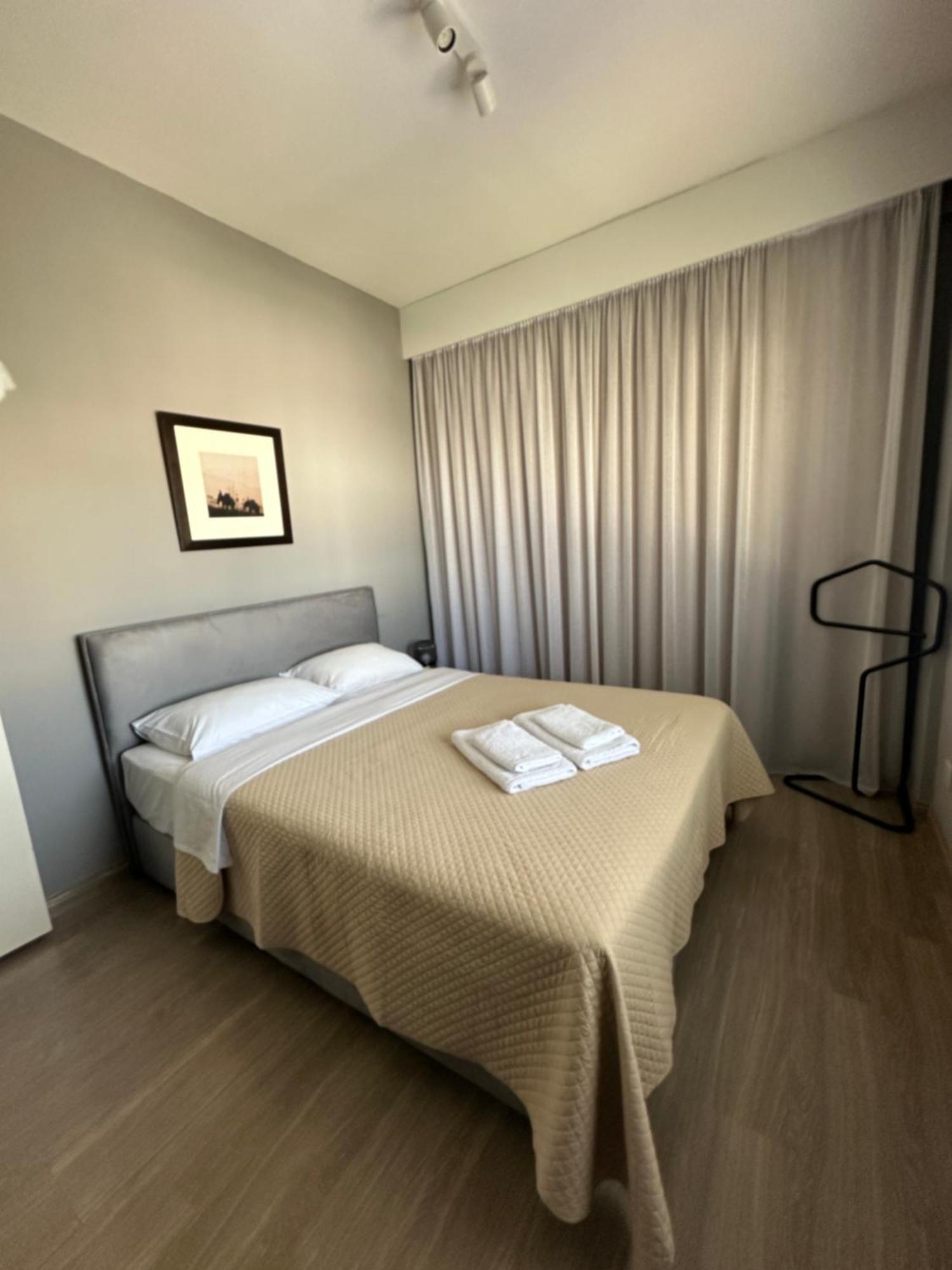 Mini Art House Apartment Nikosia Bagian luar foto