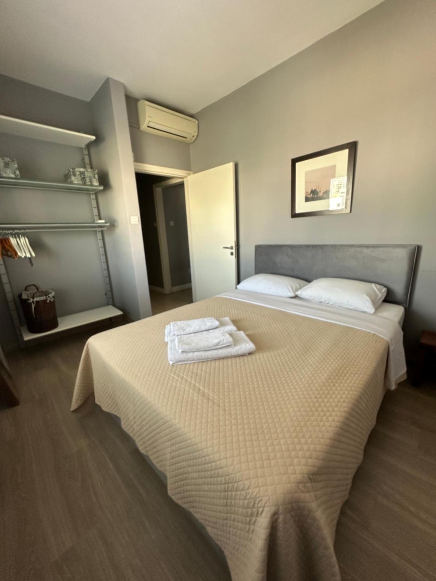 Mini Art House Apartment Nikosia Bagian luar foto